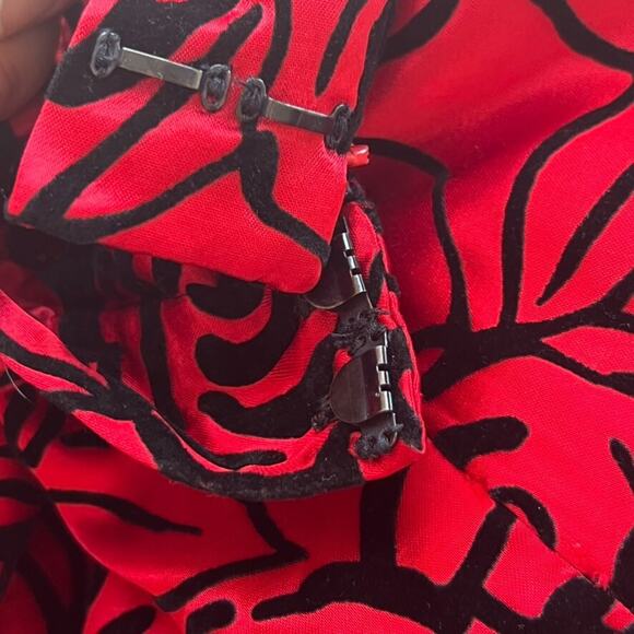 Chetta B Evening Formal Maxi Skirt Womens Size 12 Red Satin Black Velvet Roses - Picture 12 of 13